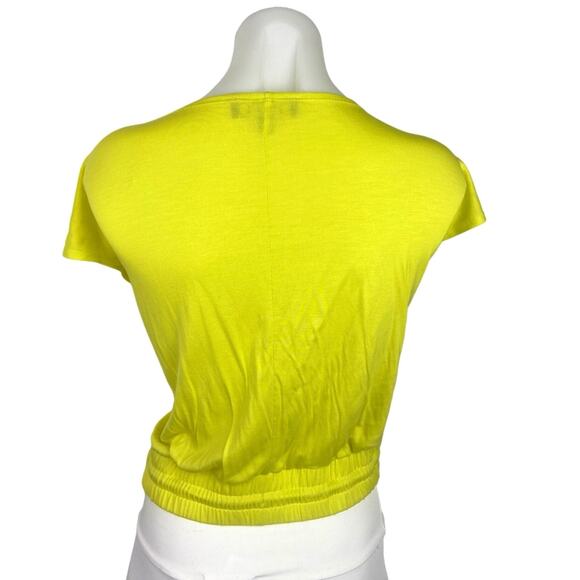 GSTQ Yellow Cap Sleeve Bateau Neck Plain Simple Tie Hem T Shirt Crop Top Size L - Picture 2 of 5
